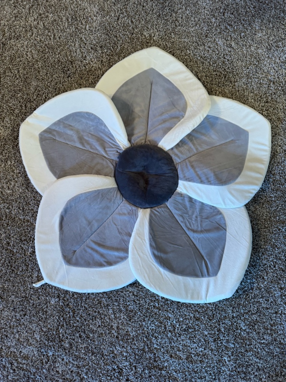 Flower Shaped Sink Bather - Cream and Gray